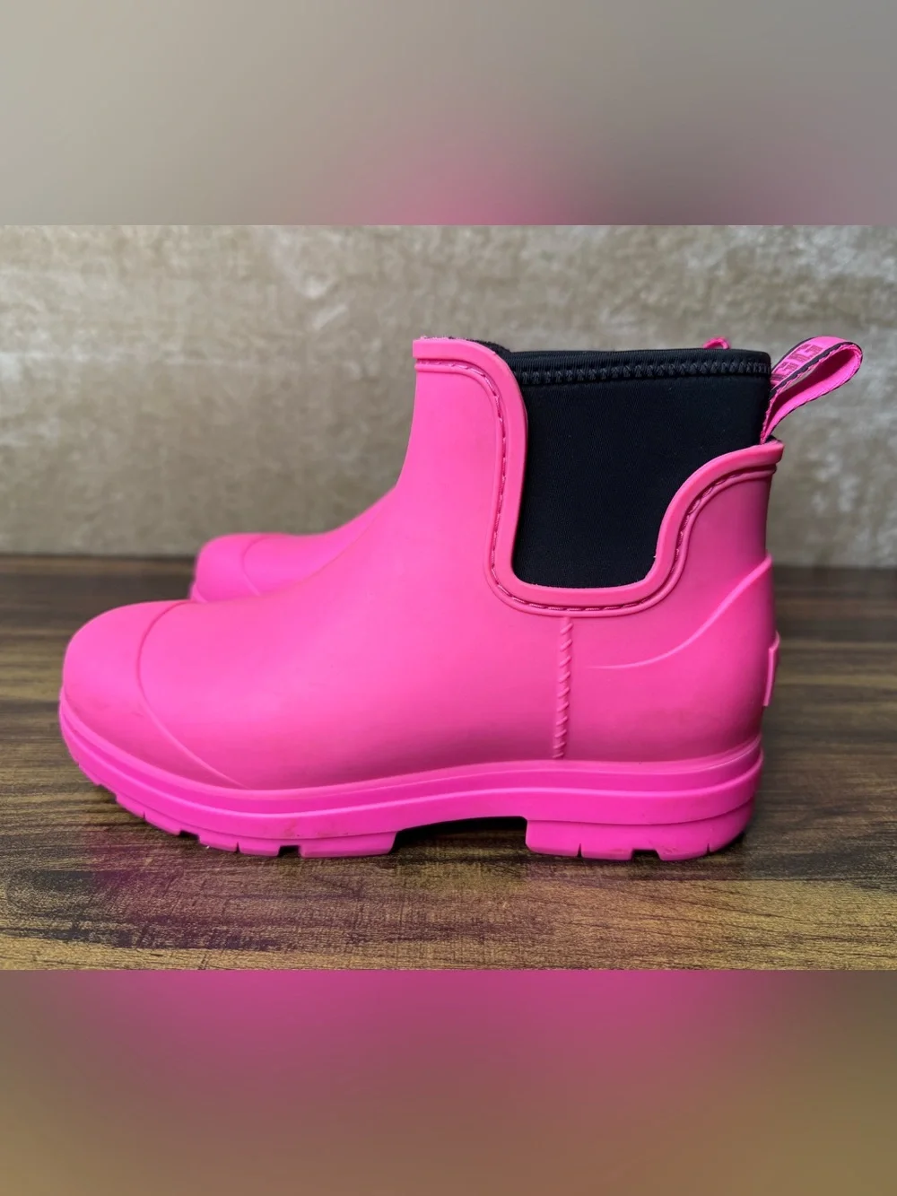UGG Droplet Rain Boots Women’s 7 Taffy Pink Waterproof Chelsea Boot Wool Lining